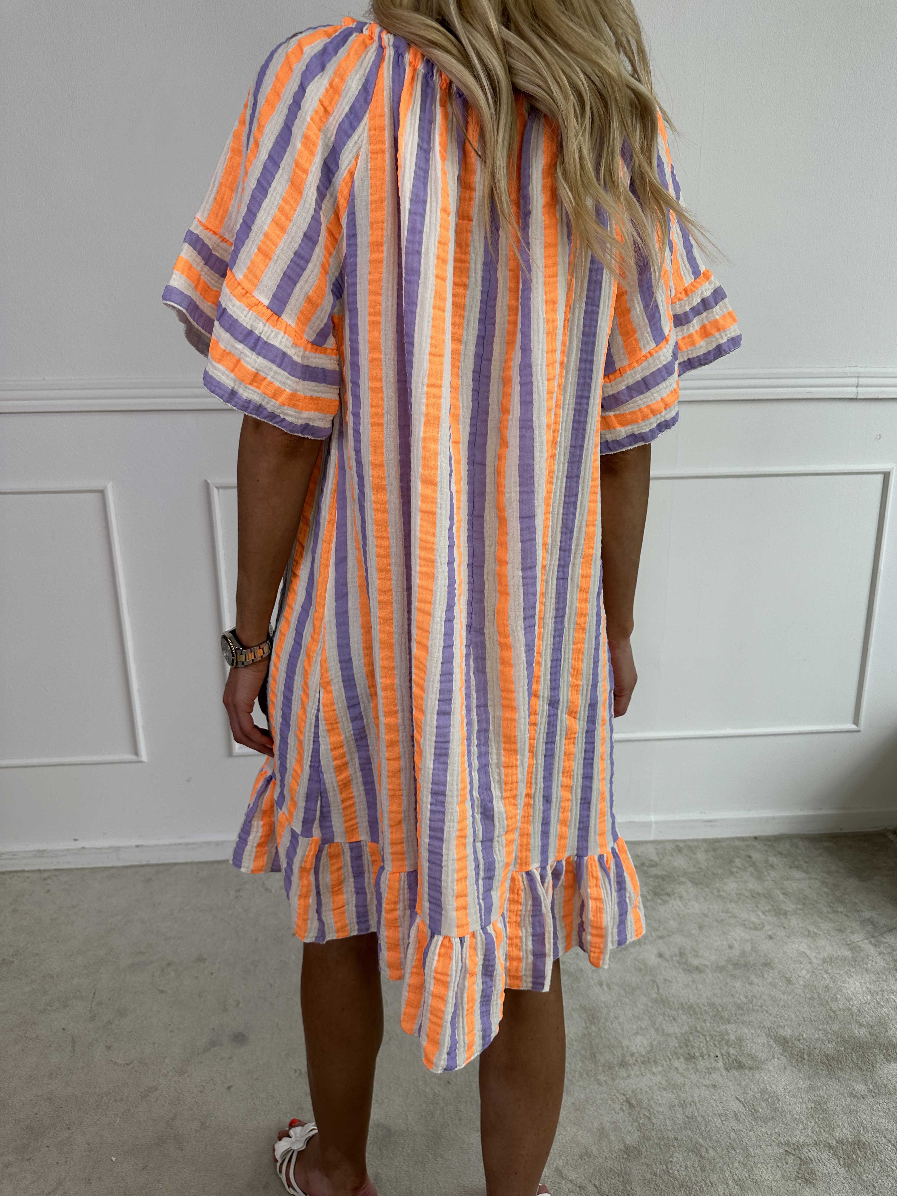 Elsie - Stribet kjole i blødt bomulds bæk og bølge stof